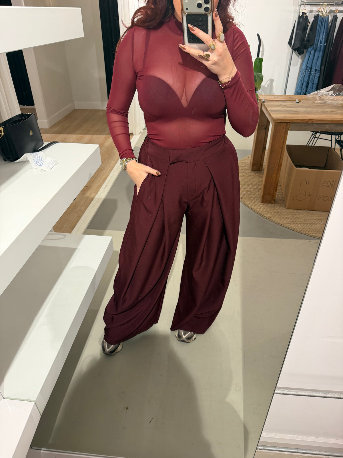 Mesh top bordaux